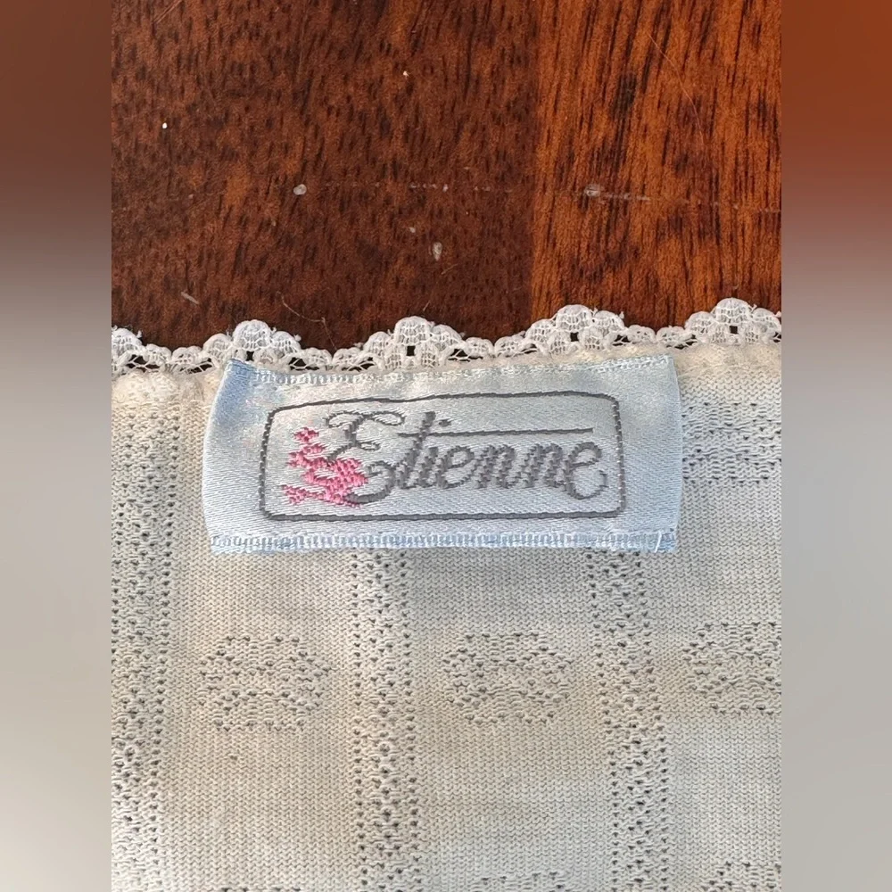 Etienne Vintage ivory sleep shirt/Chemise chest 44” size Large-cotton/poly blend